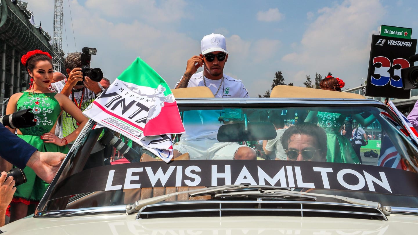 Lewis Hamilton (GBR) Mercedes AMG F1 on the drivers parade at Formula One World Championship, Rd18, Mexican Grand Prix, Race, Circuit Hermanos Rodriguez, Mexico City, Mexico, Sunday 29 October 2017. © Kym Illman/Sutton Images