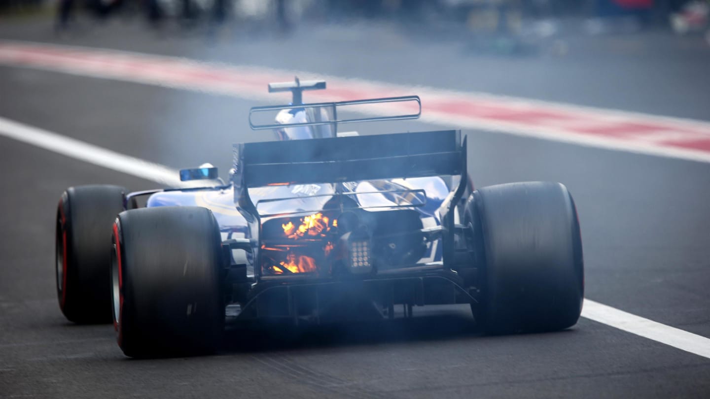 Marcus Ericsson (SWE) Sauber C36 retires from the race with a fire at Formula One World Championship, Rd18, Mexican Grand Prix, Race, Circuit Hermanos Rodriguez, Mexico City, Mexico, Sunday 29 October 2017. © Mirko Stange/Sutton Images