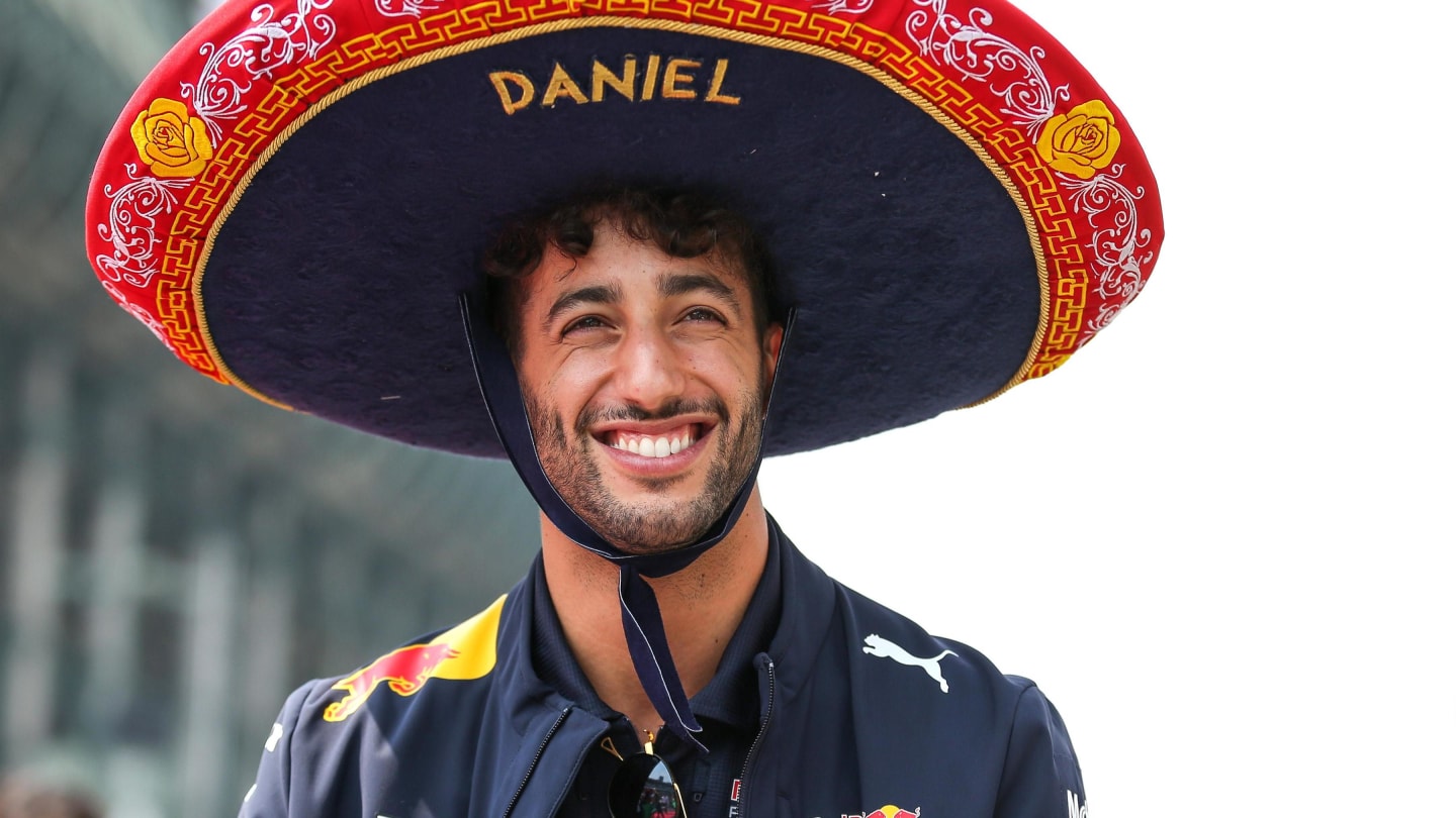 Daniel Ricciardo (AUS) Red Bull Racing on the drivers parade with Sombrero hat at Formula One World Championship, Rd18, Mexican Grand Prix, Race, Circuit Hermanos Rodriguez, Mexico City, Mexico, Sunday 29 October 2017. © Mirko Stange/Sutton Images