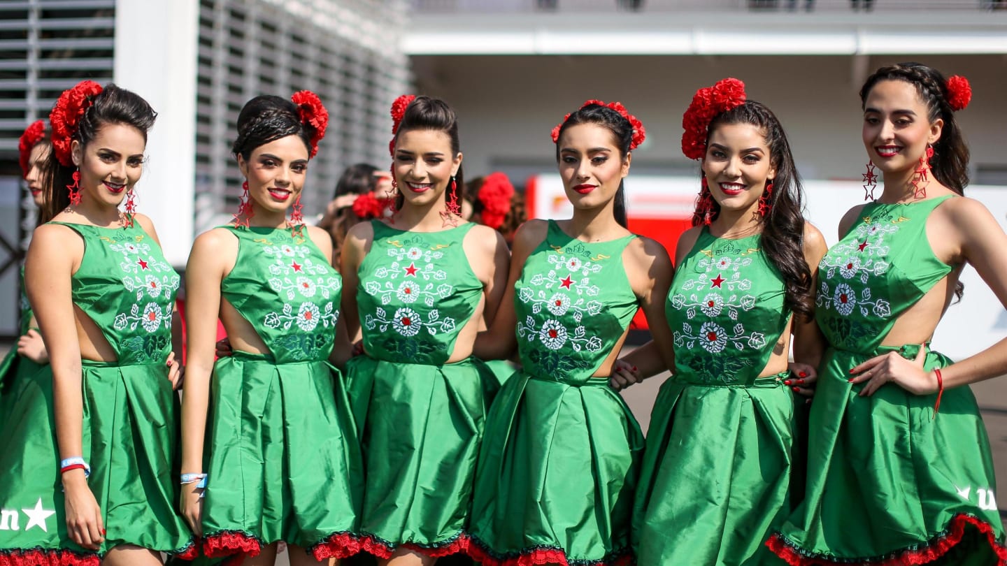 Girls at Formula One World Championship, Rd18, Mexican Grand Prix, Race, Circuit Hermanos Rodriguez, Mexico City, Mexico, Sunday 29 October 2017. © Mirko Stange/Sutton Images