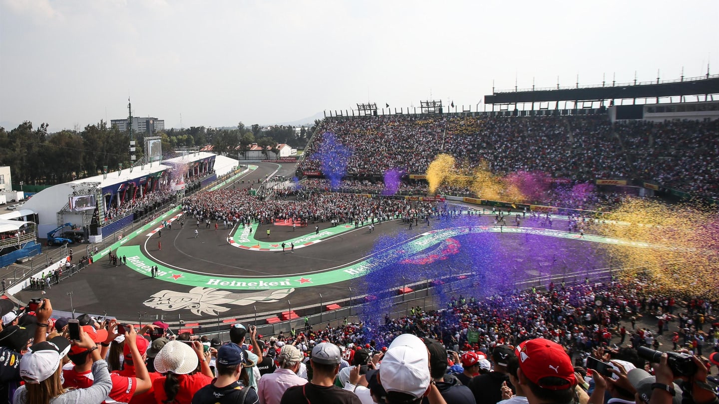 Fans and post race celebration at Formula One World Championship, Rd18, Mexican Grand Prix, Race, Circuit Hermanos Rodriguez, Mexico City, Mexico, Sunday 29 October 2017. © Mirko Stange/Sutton Images