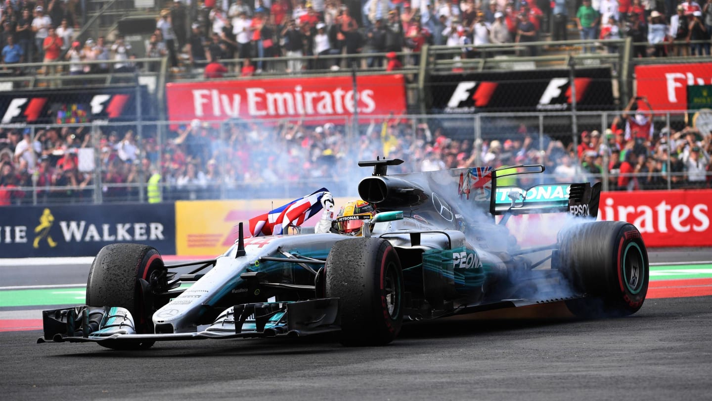 World Champion Lewis Hamilton (GBR) Mercedes-Benz F1 W08 Hybrid celebrates with donuts at Formula