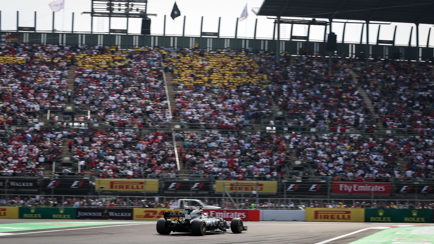 Kevin Magnussen (DEN) Haas VF-17 at Formula One World Championship, Rd18, Mexican Grand Prix, Race,