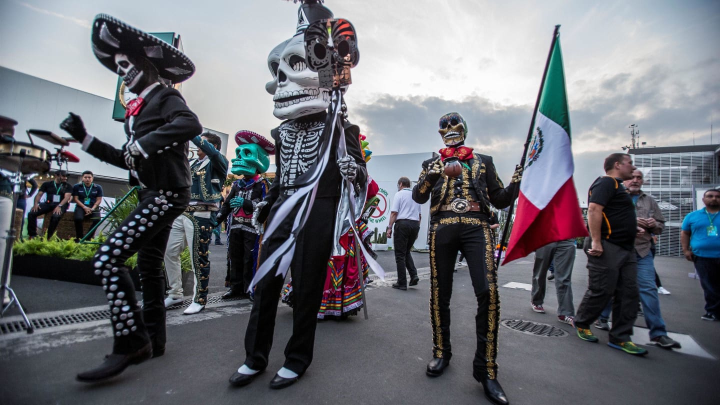 Day of the Dead characters at Formula One World Championship, Rd18, Mexican Grand Prix, Preparations, Circuit Hermanos Rodriguez, Mexico City, Mexico, Thursday 26 October 2017. © Manuel Goria/Sutton Images