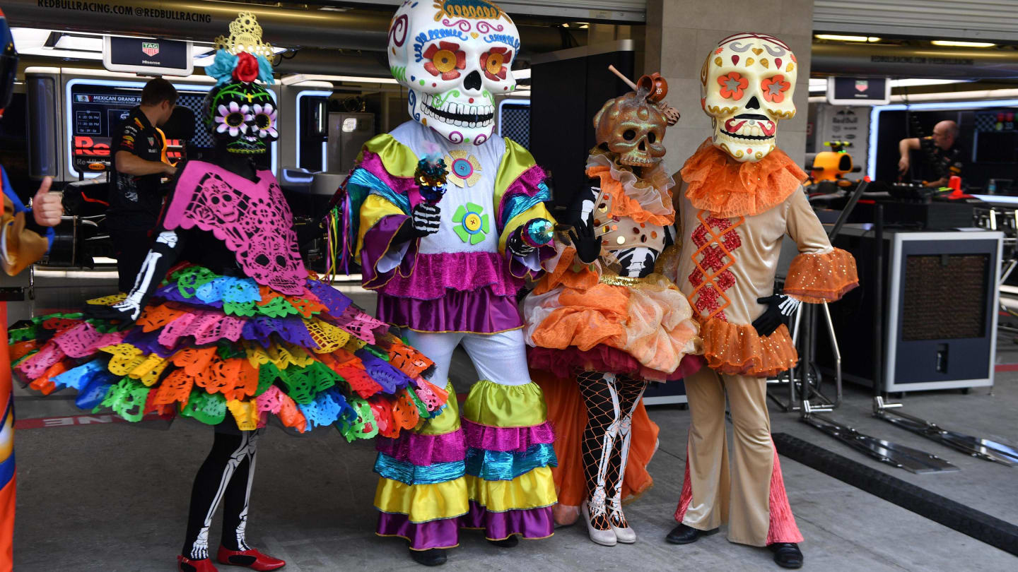 Day of the Dead characters at Formula One World Championship, Rd18, Mexican Grand Prix, Preparations, Circuit Hermanos Rodriguez, Mexico City, Mexico, Thursday 26 October 2017. © Mark Sutton/Sutton Images