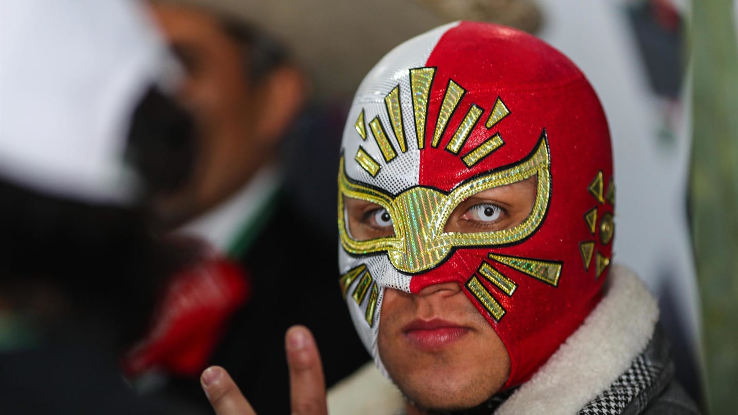 Wrestler at Formula One World Championship, Rd18, Mexican Grand Prix, Preparations, Circuit Hermanos Rodriguez, Mexico City, Mexico, Thursday 26 October 2017. © Kym Illman/Sutton Images