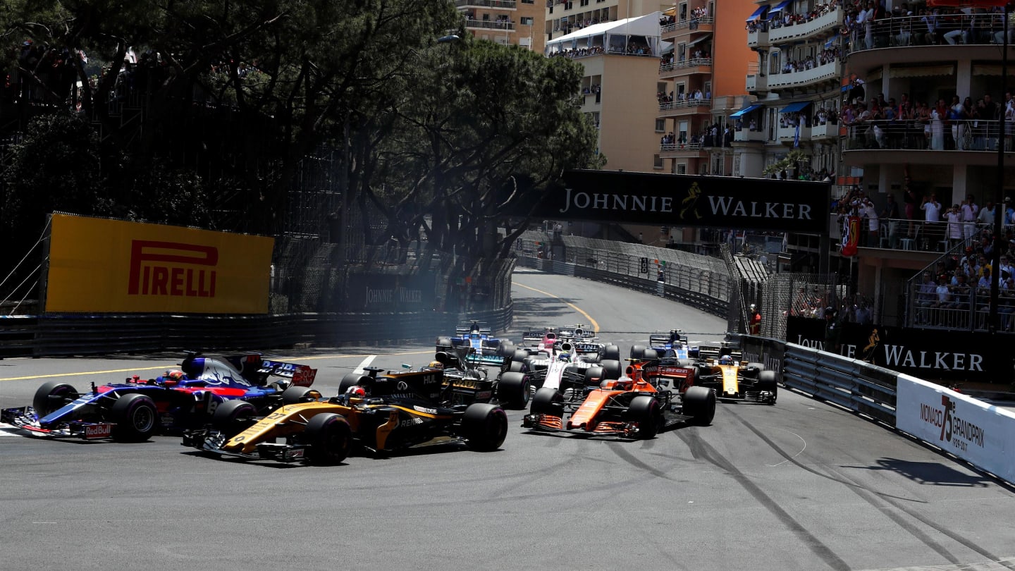 Start of the race at Formula One World Championship, Rd6, Monaco Grand Prix, Race, Monte-Carlo, Monaco, Sunday 28 May 2017. © Sutton Images