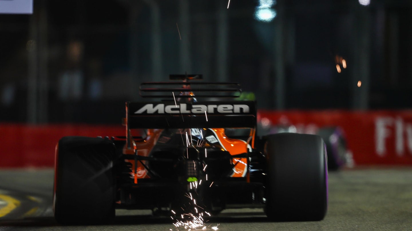 Fernando Alonso (ESP) McLaren MCL32 at Formula One World Championship, Rd14, Singapore Grand Prix, Qualifying, Marina Bay Street Circuit, Singapore, Saturday 16 September 2017. © Sutton Images