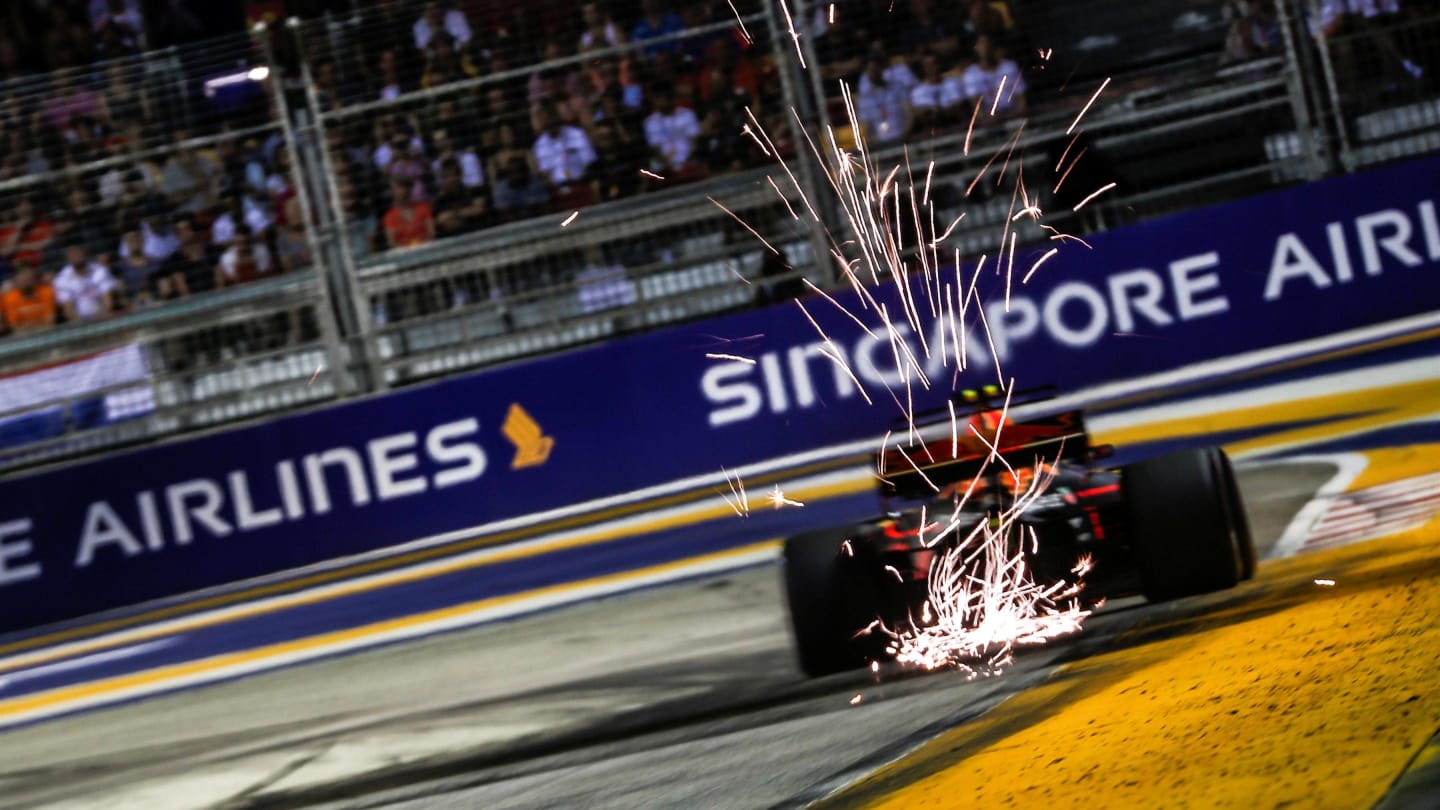 Max Verstappen (NED) Red Bull Racing RB13 at Formula One World Championship, Rd14, Singapore Grand Prix, Qualifying, Marina Bay Street Circuit, Singapore, Saturday 16 September 2017. © Sutton Images