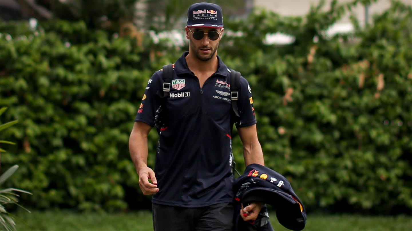 Daniel Ricciardo (AUS) Red Bull Racing at Formula One World Championship, Rd14, Singapore Grand Prix, Qualifying, Marina Bay Street Circuit, Singapore, Saturday 16 September 2017. © Sutton Images