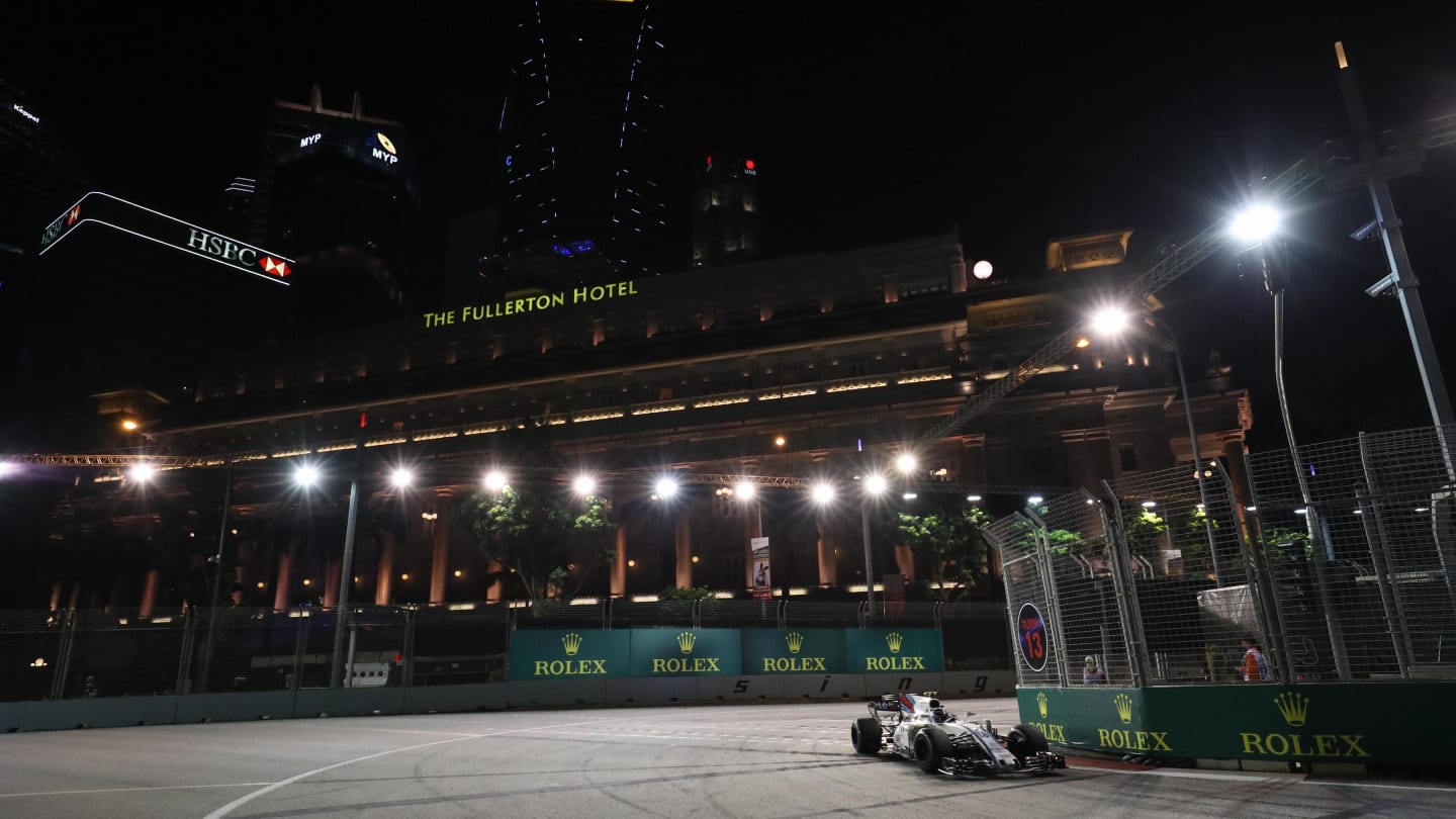 Lance Stroll (CDN) Williams FW40 at Formula One World Championship, Rd14, Singapore Grand Prix, Qualifying, Marina Bay Street Circuit, Singapore, Saturday 16 September 2017. © Sutton Images