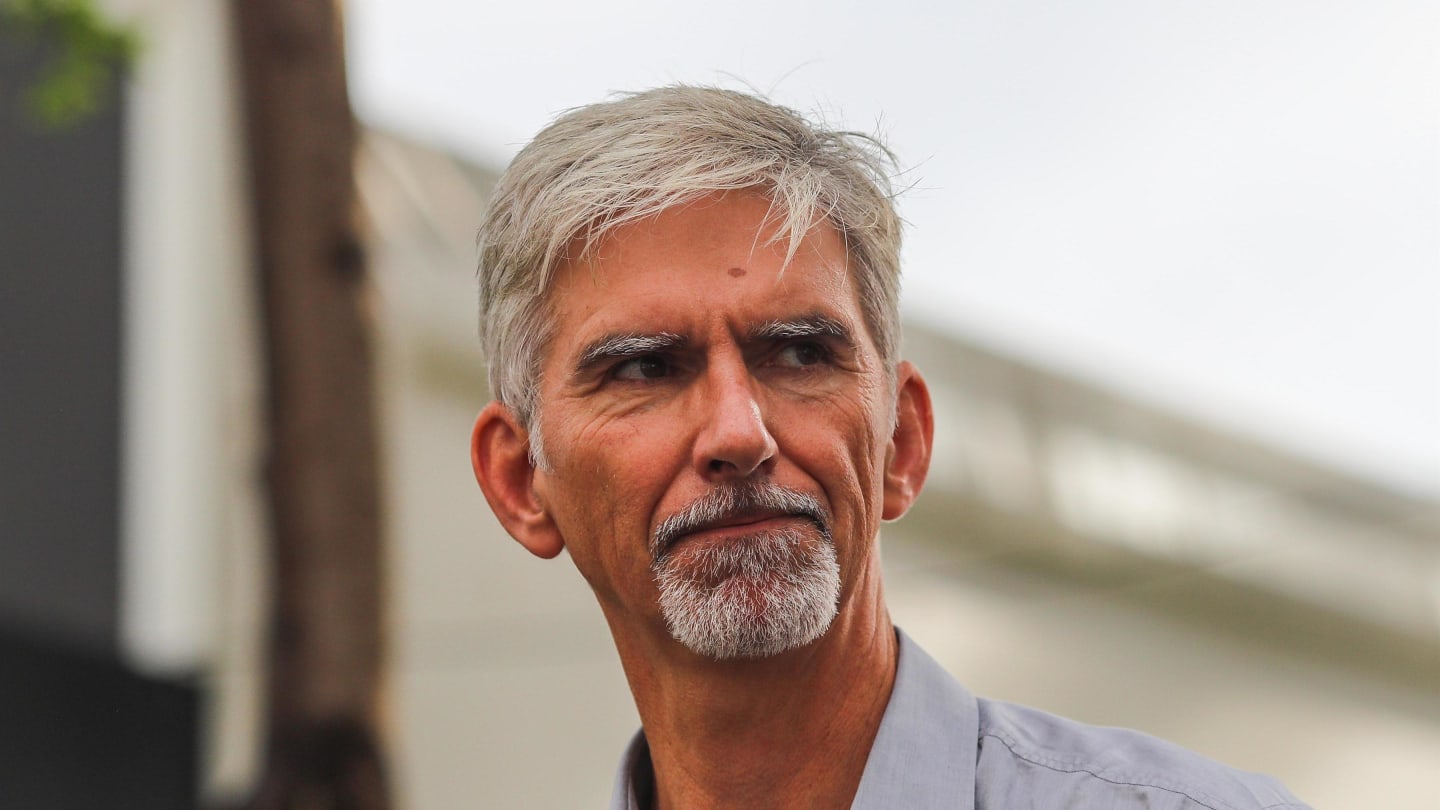 Damon Hill (GBR) Sky TV at Formula One World Championship, Rd14, Singapore Grand Prix, Race, Marina