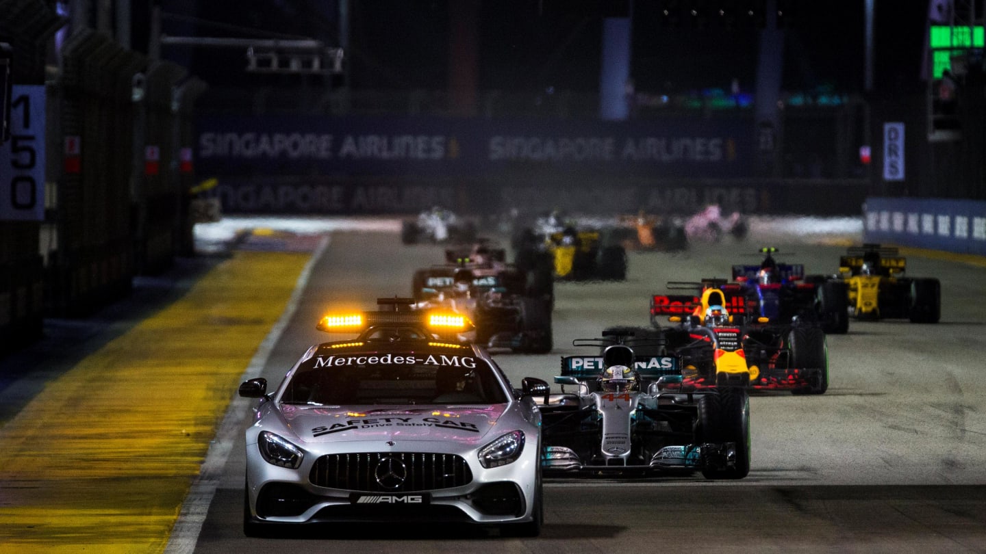 Safety Car leads Lewis Hamilton (GBR) Mercedes-Benz F1 W08 Hybrid at Formula One World