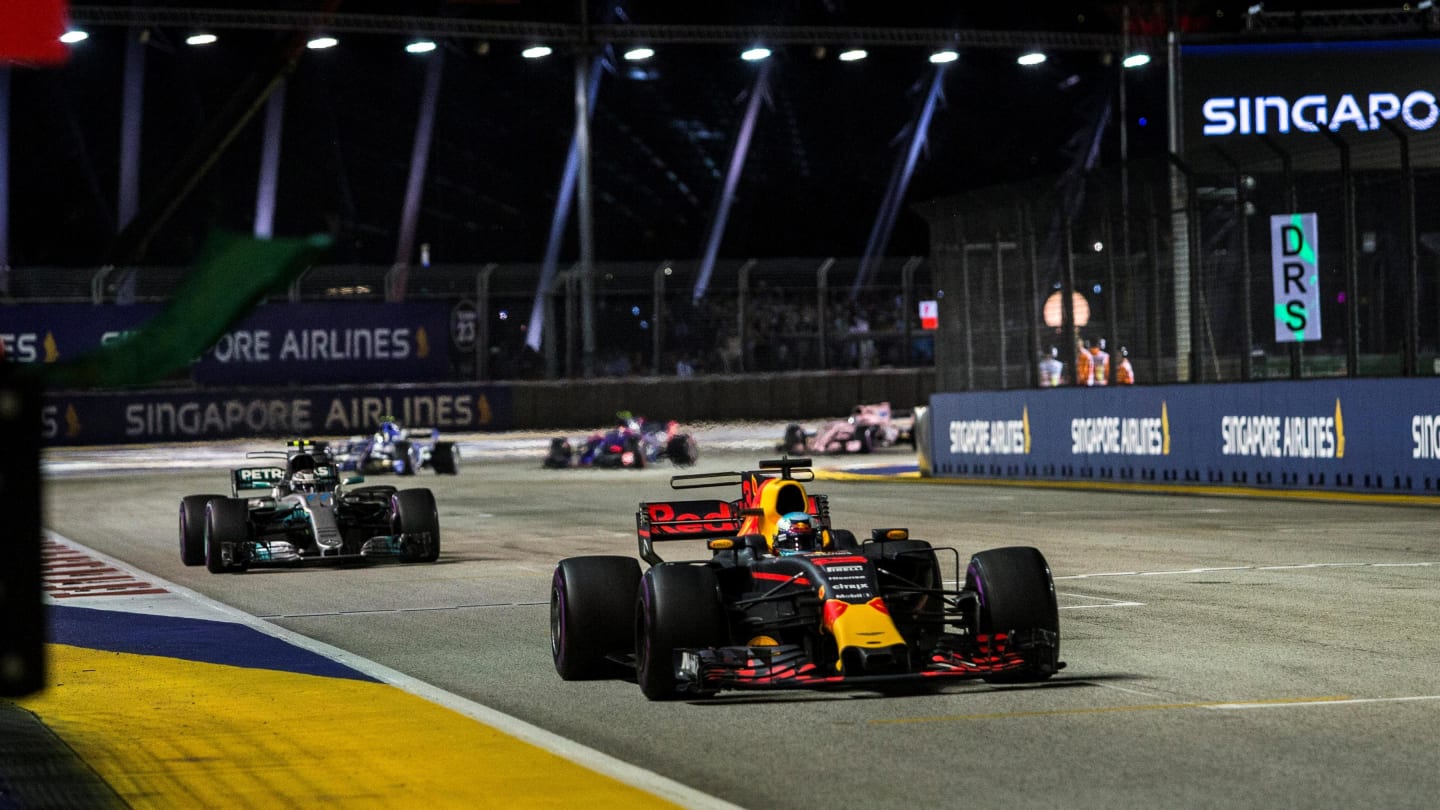 Daniel Ricciardo (AUS) Red Bull Racing RB13 at Formula One World Championship, Rd14, Singapore
