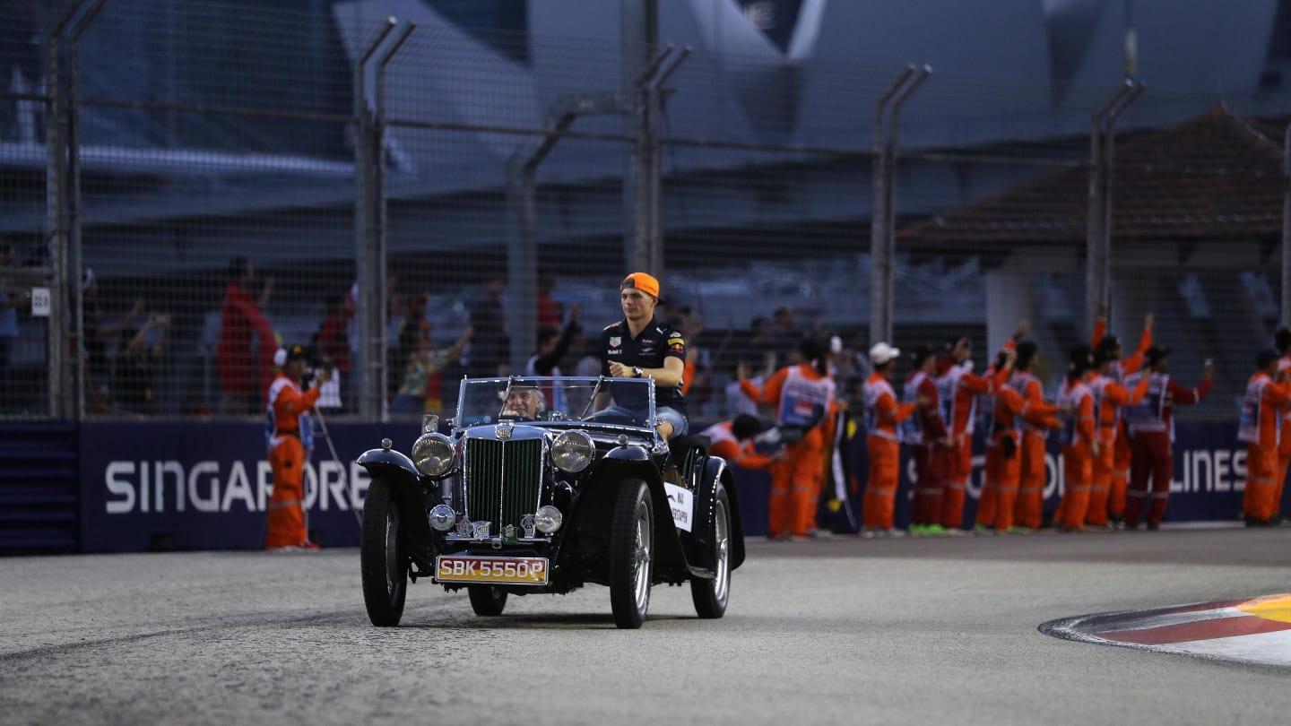 Max Verstappen (NED) Red Bull Racing on the drivers parade at Formula One World Championship, Rd14, Singapore Grand Prix, Race, Marina Bay Street Circuit, Singapore, Sunday 17 September 2017. © Sutton Images