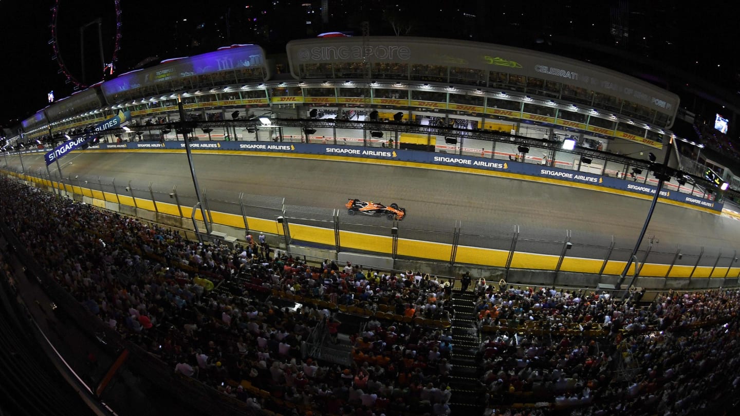 Stoffel Vandoorne (BEL) McLaren MCL32 at Formula One World Championship, Rd14, Singapore Grand