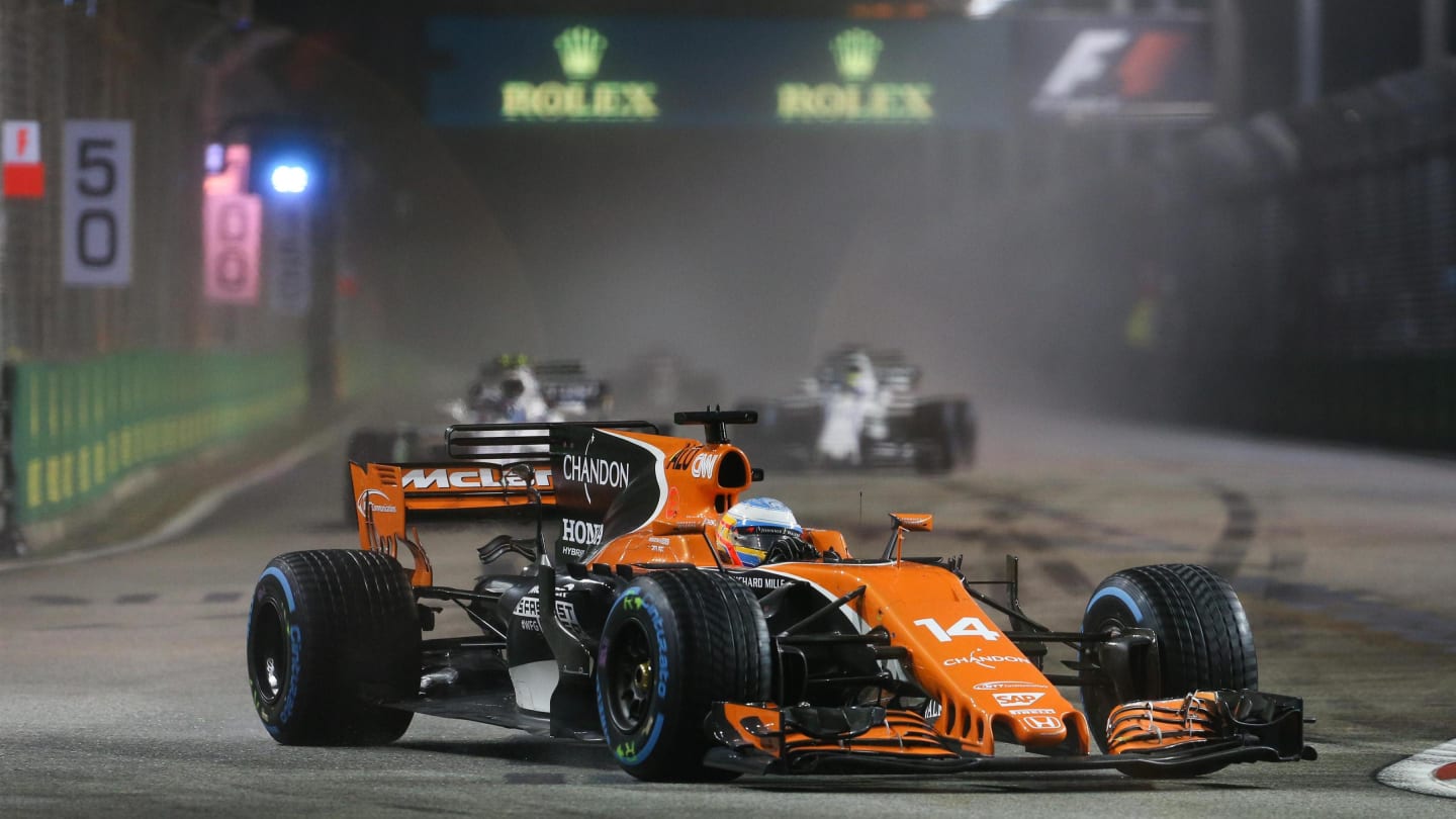 Fernando Alonso (ESP) McLaren MCL32 at Formula One World Championship, Rd14, Singapore Grand Prix, Race, Marina Bay Street Circuit, Singapore, Sunday 17 September 2017. © Sutton Images