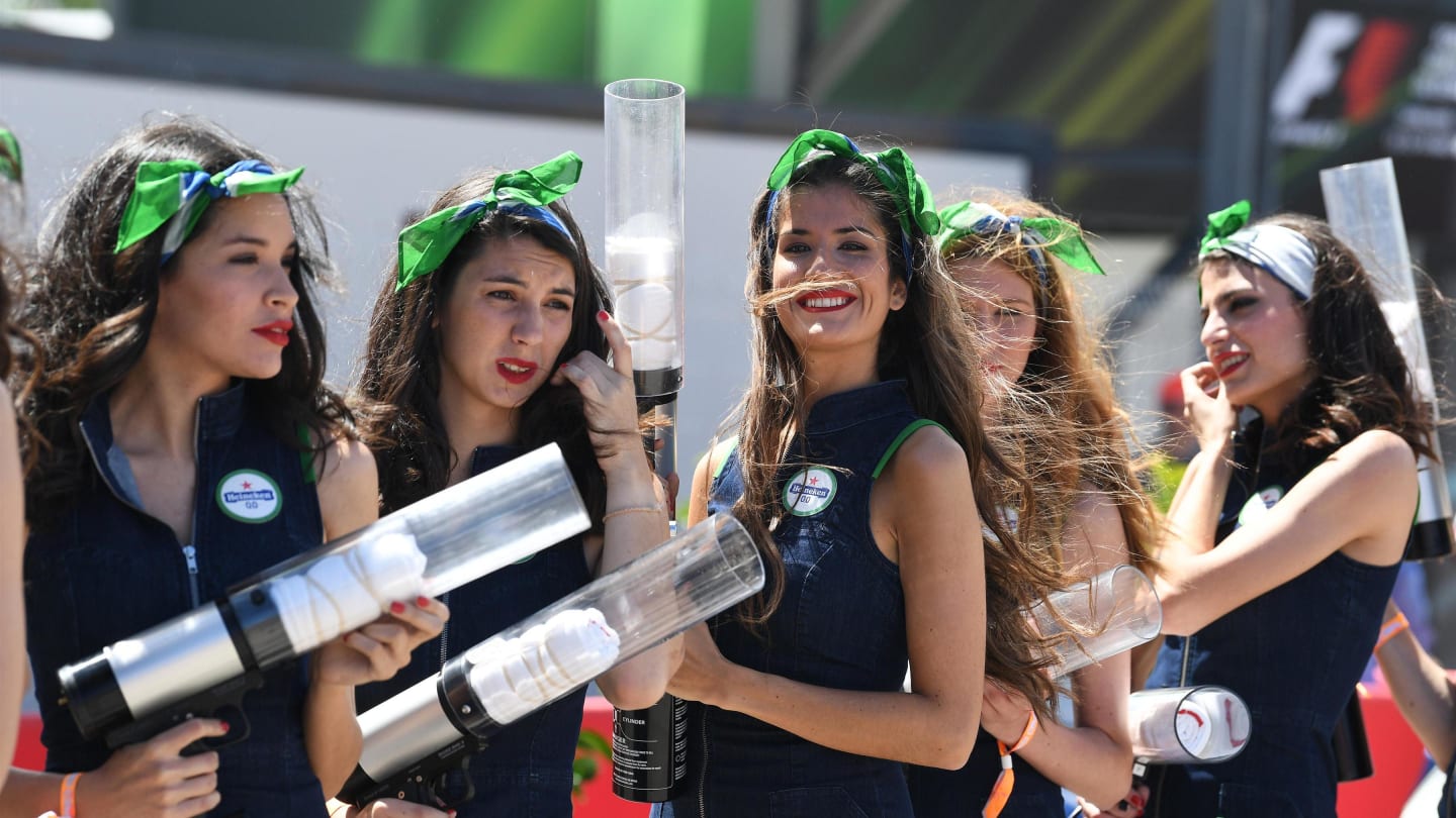 Grid girls at Formula One World Championship, Rd5, Spanish Grand Prix, Qualifying, Barcelona, Spain, Saturday 13 May 2017. © Sutton Motorsport Images
