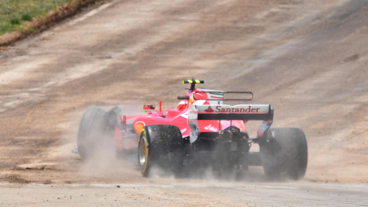 Kimi Raikkonen (FIN) Ferrari SF70-H with collision damage on lap one at Formula One World Championship, Rd5, Spanish Grand Prix, Race, Barcelona, Spain, Sunday 14 May 2017. © Sutton Motorsport Images