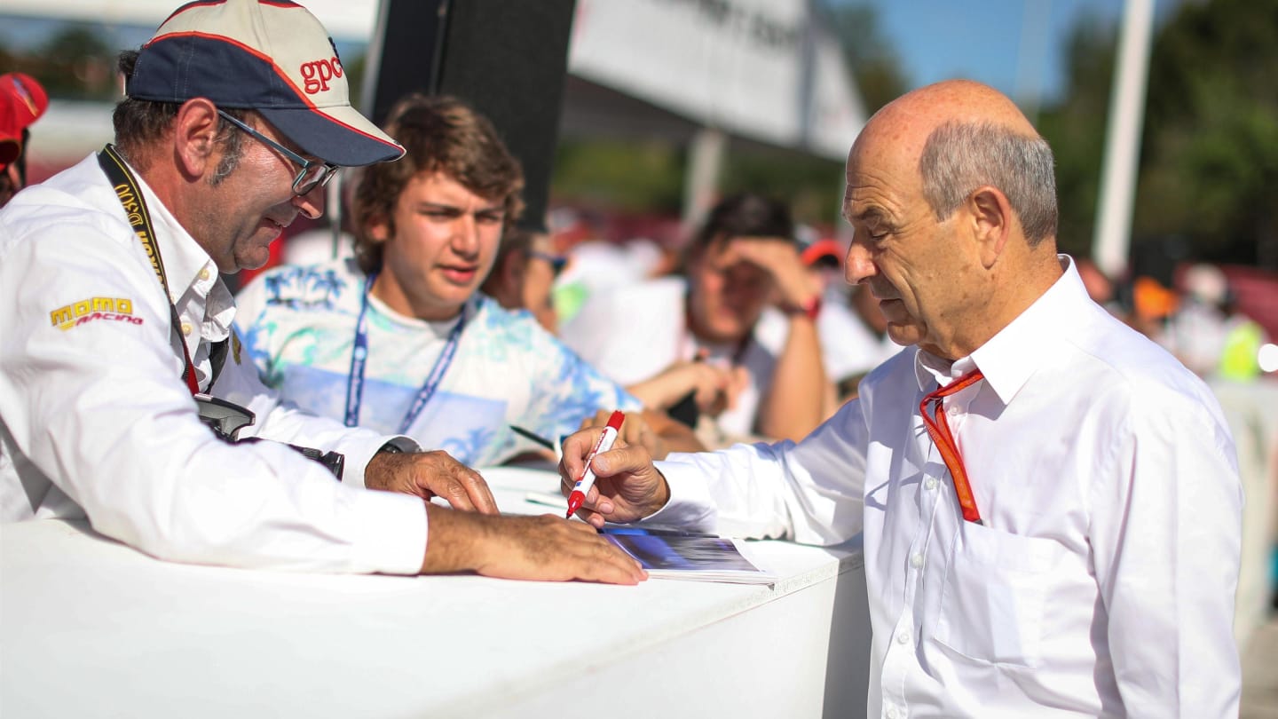 Peter Sauber (SUI) signs autographs for the fans at Formula One World Championship, Rd5, Spanish Grand Prix, Race, Barcelona, Spain, Sunday 14 May 2017. © Sutton Motorsport Images