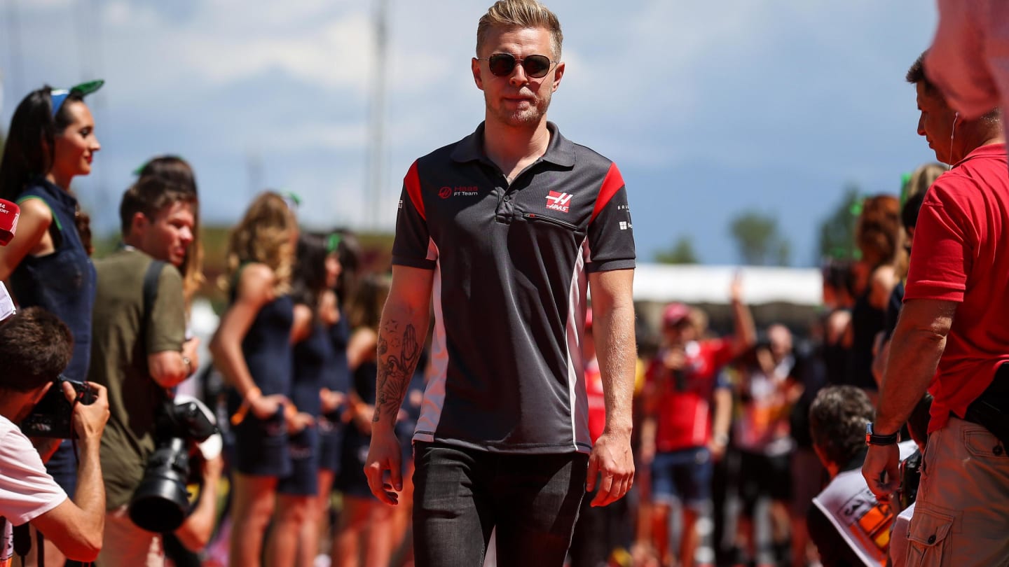 Kevin Magnussen (DEN) Haas F1 on the drivers parade at Formula One World Championship, Rd5, Spanish Grand Prix, Race, Barcelona, Spain, Sunday 14 May 2017. © Sutton Motorsport Images