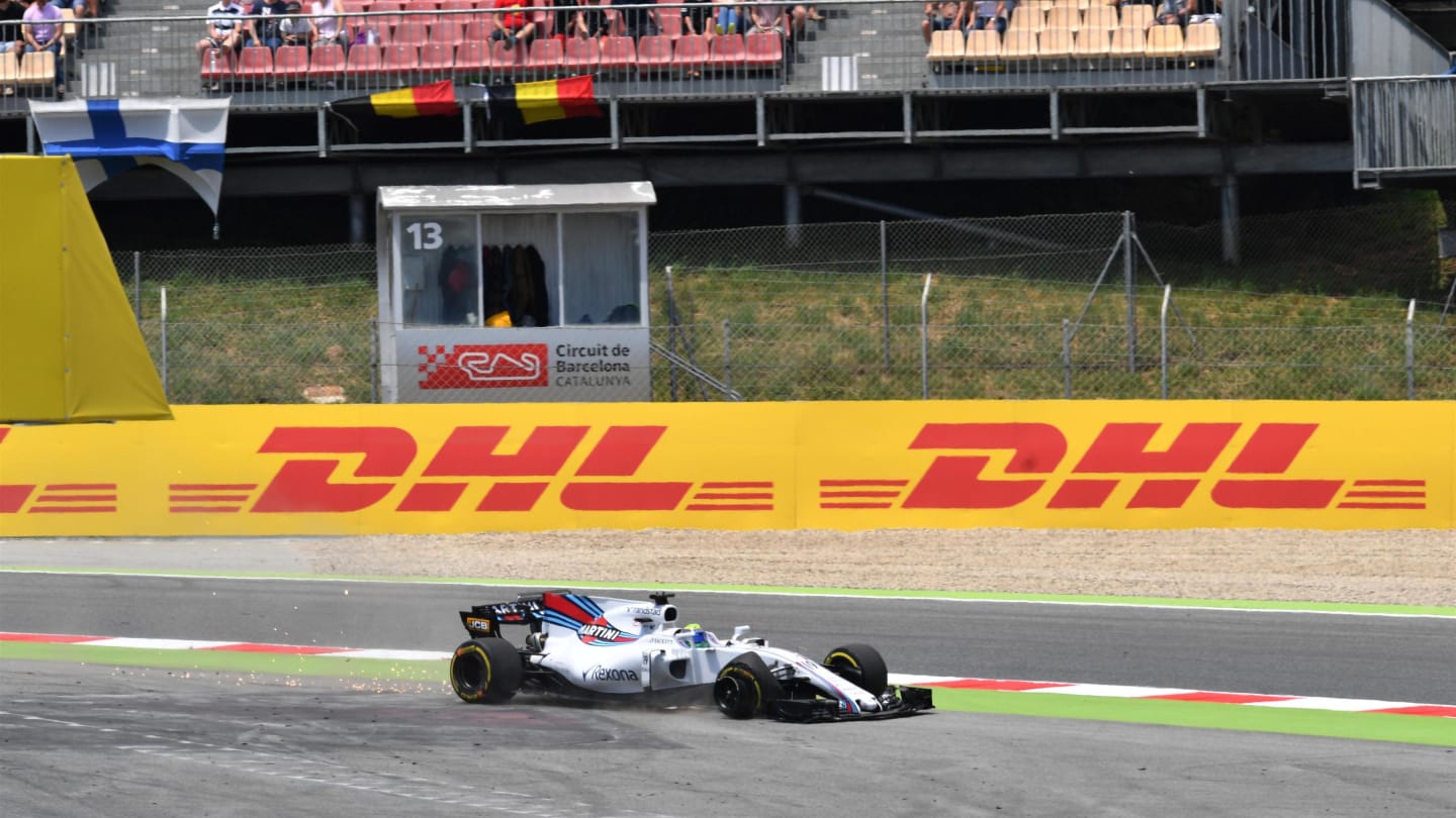 Felipe Massa (BRA) Williams FW40 with puncture on lap one at Formula One World Championship, Rd5, Spanish Grand Prix, Race, Barcelona, Spain, Sunday 14 May 2017. © Sutton Motorsport Images