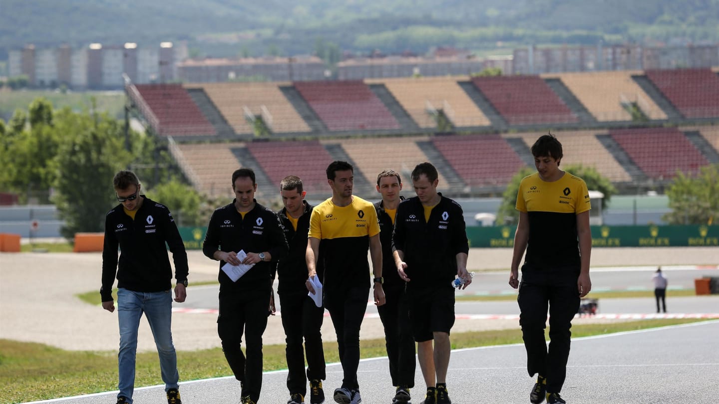Jolyon Palmer (GBR) Renault Sport F1 Team walks the track with the team at Formula One World Championship, Rd5, Spanish Grand Prix, Preparations, Barcelona, Spain, Thursday 11 May 2017. © Sutton Motorsport Images