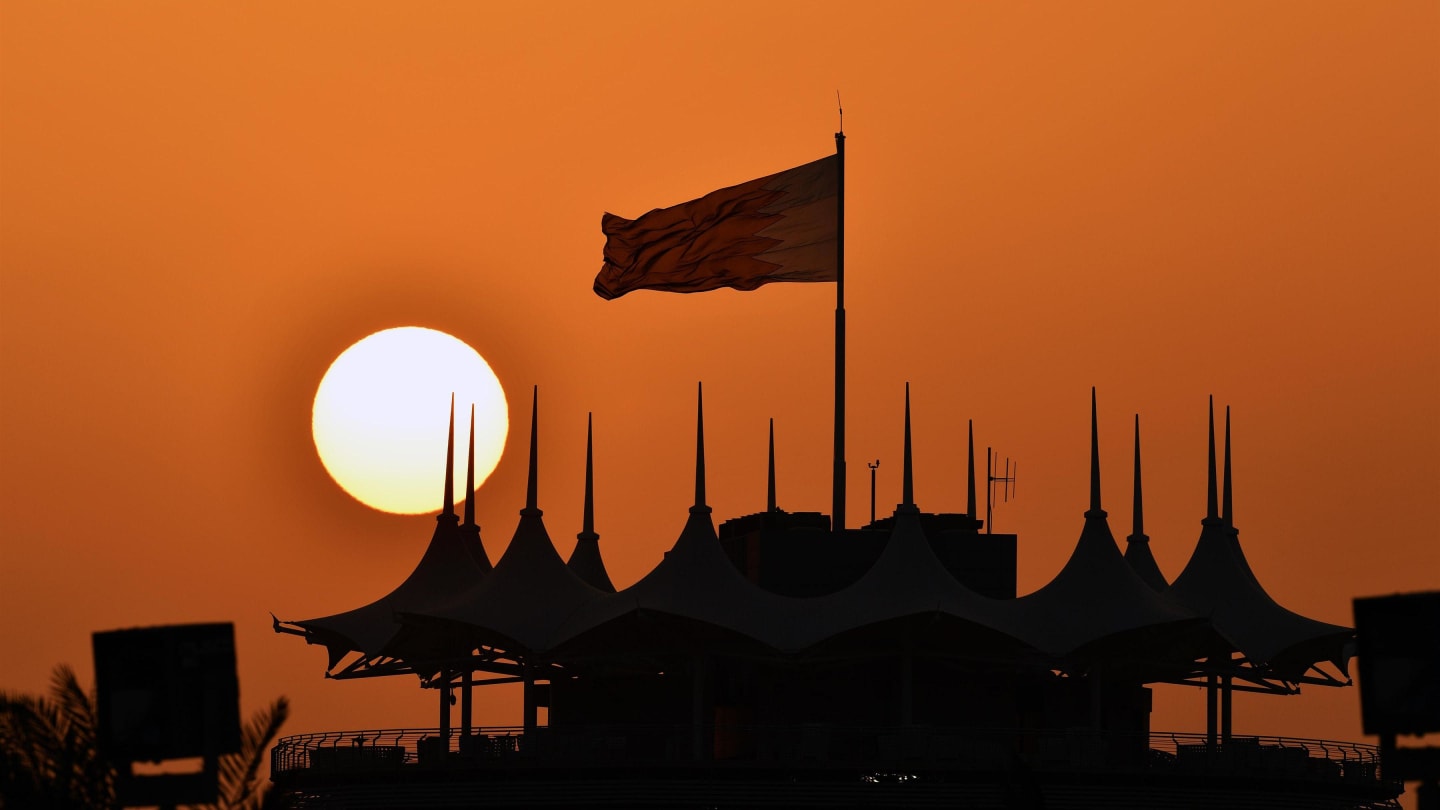 Sahir Tower at sunset at Formula One Testing, Day One, Bahrain International Circuit, Sakhir, Bahrain, Tuesday 18 April 2017. © Sutton Motorsport Images