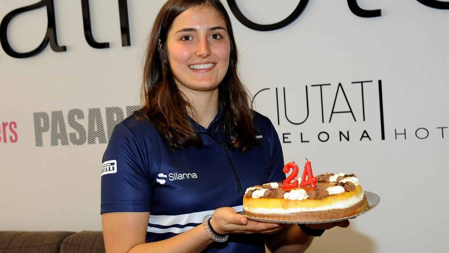 Tatiana Calderon (COL) Sauber Development Driver celebrates her 24th Birthday with a cake at Formula One Testing, Day Four, Barcelona, Spain, 10 March 2017. © Sutton Images