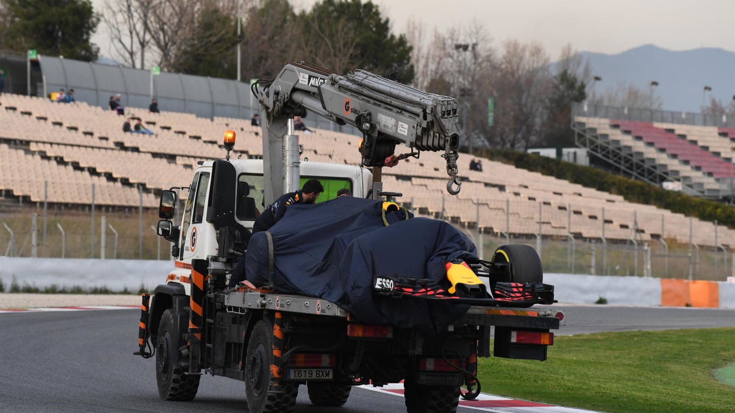 The car of Max Verstappen (NED) Red Bull Racing RB13 is recovered at Formula One Testing, Day Two, Barcelona, Spain, 8 March 2017. © Sutton Images