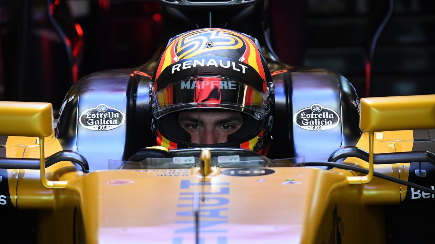 Carlos Sainz jr (ESP) Renault Sport F1 Team RS17 at Formula One World Championship, Rd17, United
