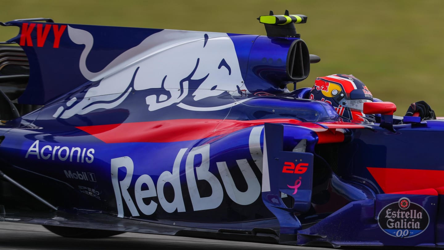 Daniil Kvyat (RUS) Scuderia Toro Rosso STR12 at Formula One World Championship, Rd17, United States