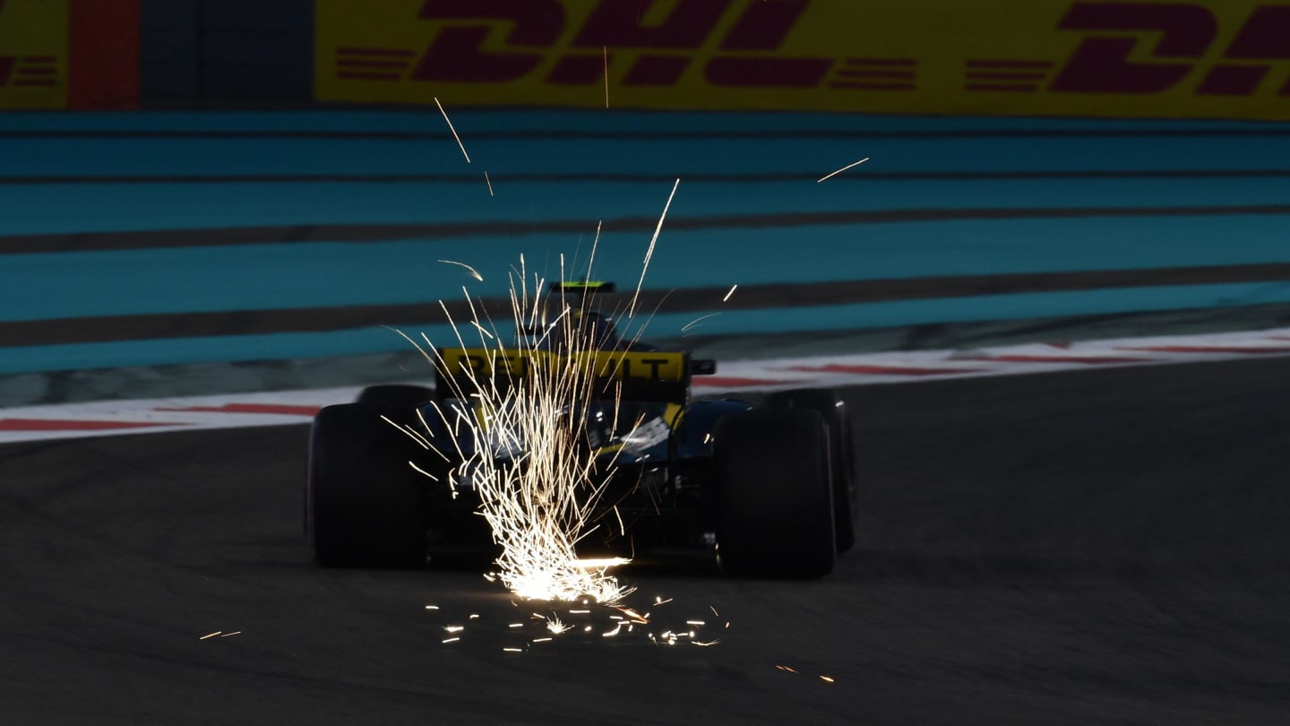 Carlos Sainz, Renault Sport F1 Team R.S. 18 sparks at Formula One World Championship, Rd21, Abu Dhabi Grand Prix, Practice, Yas Marina Circuit, Abu Dhabi, UAE, Friday 23 November 2018.