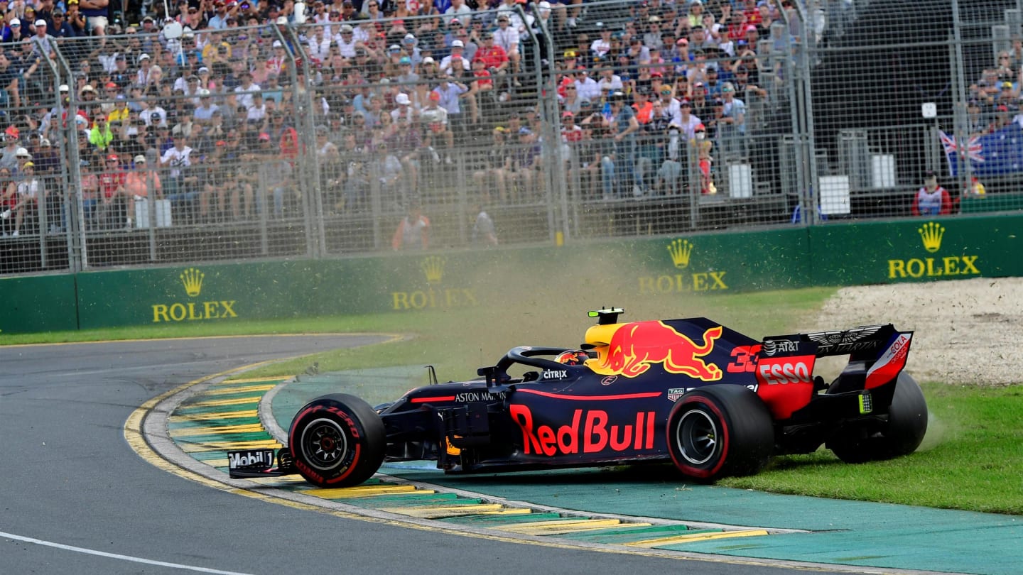 Max Verstappen (NED) Red Bull Racing RB14 spins at Formula One World Championship, Rd1, Australian Grand Prix, Race, Melbourne, Australia, Sunday 25 March 2018. © Jerry Andre/Sutton Images