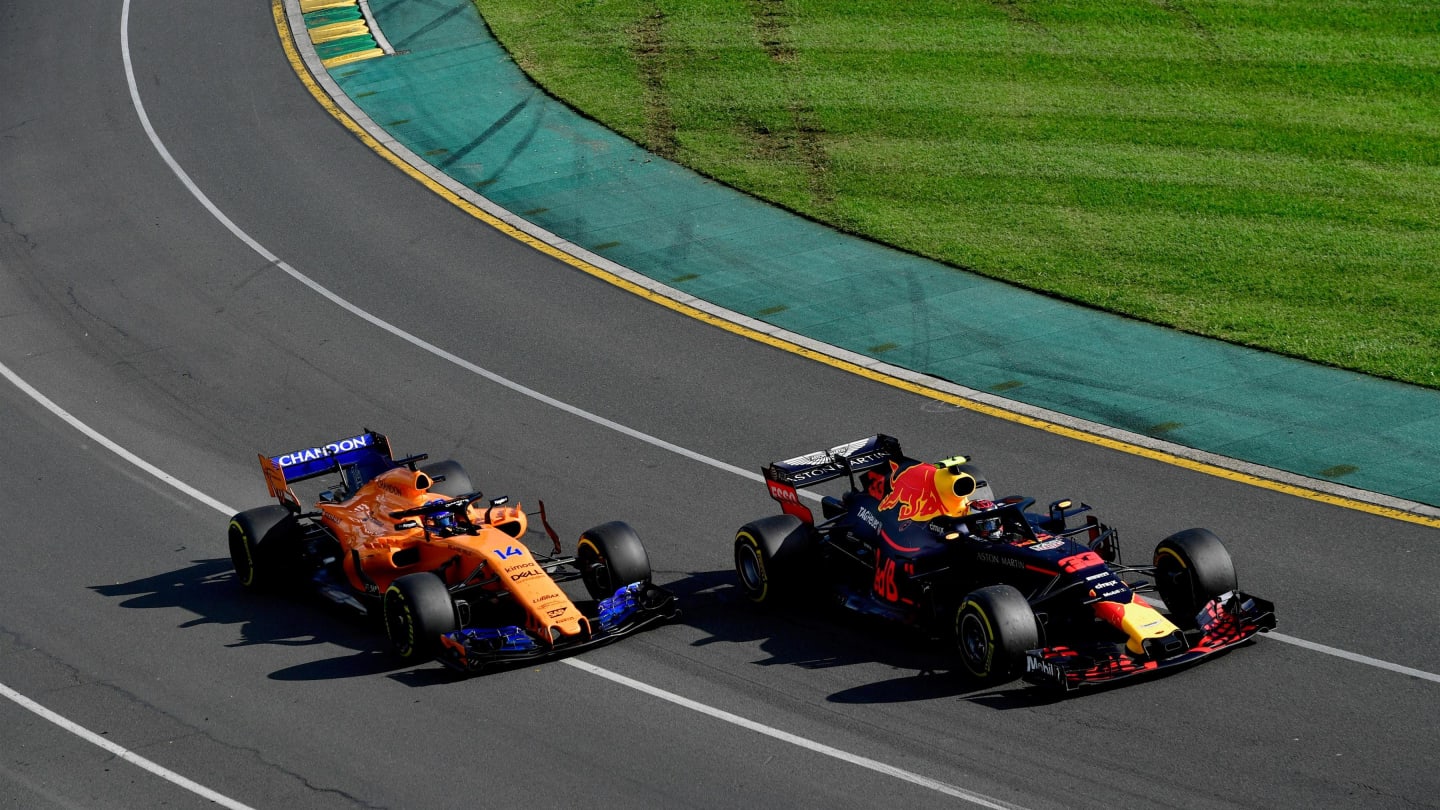 Max Verstappen (NED) Red Bull Racing RB14 and Fernando Alonso (ESP) McLaren MCL33 at Formula One World Championship, Rd1, Australian Grand Prix, Race, Melbourne, Australia, Sunday 25 March 2018. © Jerry Andre/Sutton Images