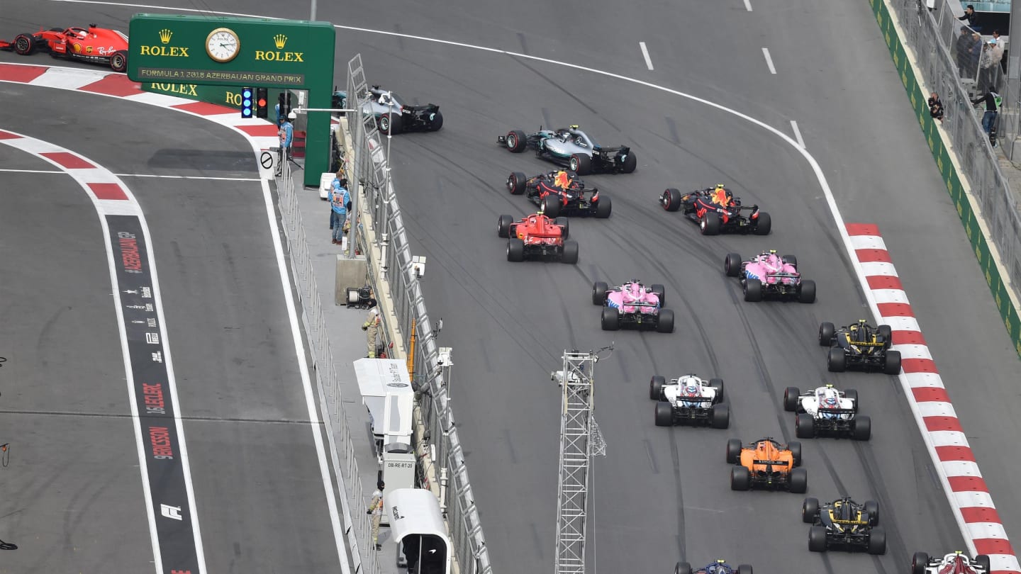 The start of the race at Formula One World Championship, Rd4, Azerbaijan Grand Prix, Race, Baku City Circuit, Baku, Azerbaijan, Sunday 29 April 2018. © Simon Galloway/Sutton Images