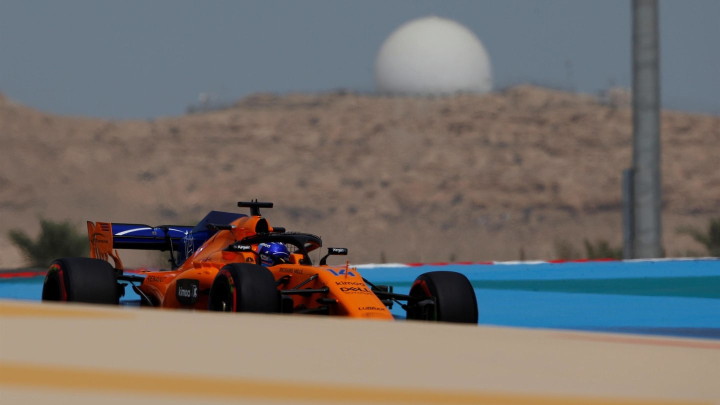 Fernando Alonso (ESP) McLaren MCL33 at Formula One World Championship, Rd2, Bahrain Grand Prix, Practice, Bahrain International Circuit, Sakhir, Bahrain, Friday 6 April 2018. © Manuel Goria/Sutton Images