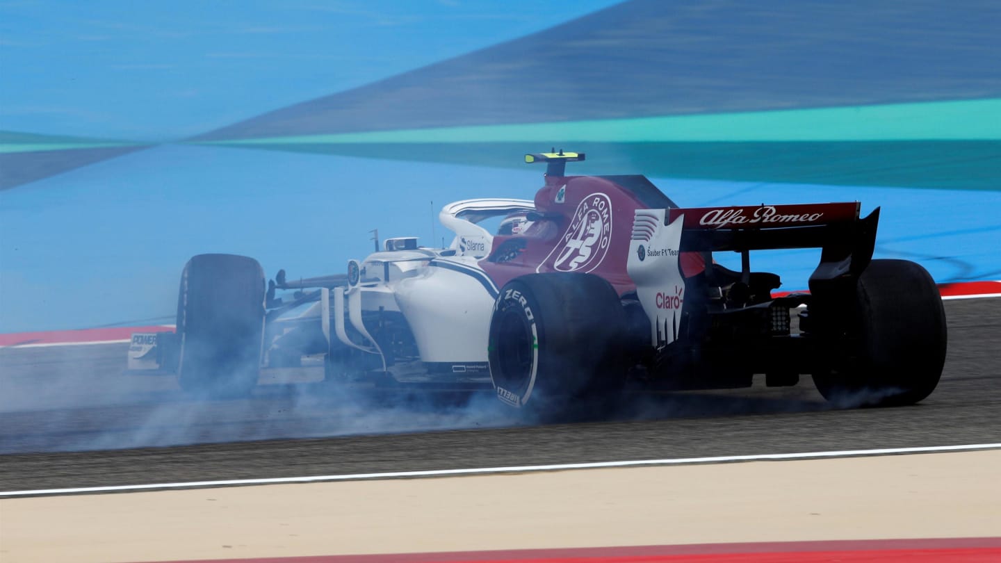 Charles Leclerc (MON) Alfa Romeo Sauber C37 spins at Formula One World Championship, Rd2, Bahrain Grand Prix, Practice, Bahrain International Circuit, Sakhir, Bahrain, Friday 6 April 2018. © Manuel Goria/Sutton Images