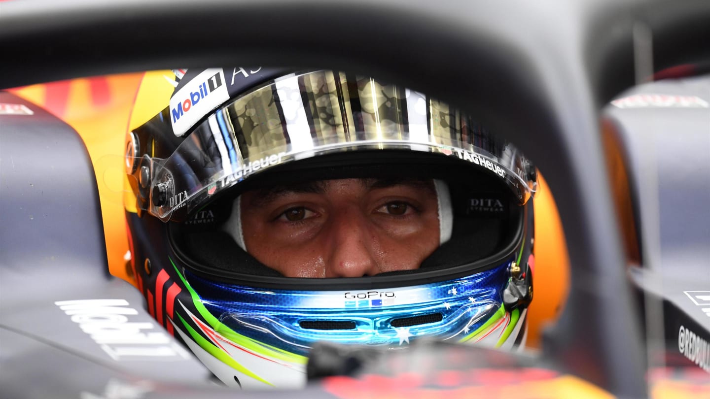 Daniel Ricciardo (AUS) Red Bull Racing RB14 at Formula One World Championship, Rd2, Bahrain Grand Prix, Practice, Bahrain International Circuit, Sakhir, Bahrain, Friday 6 April 2018. © Mark Sutton/Sutton Images