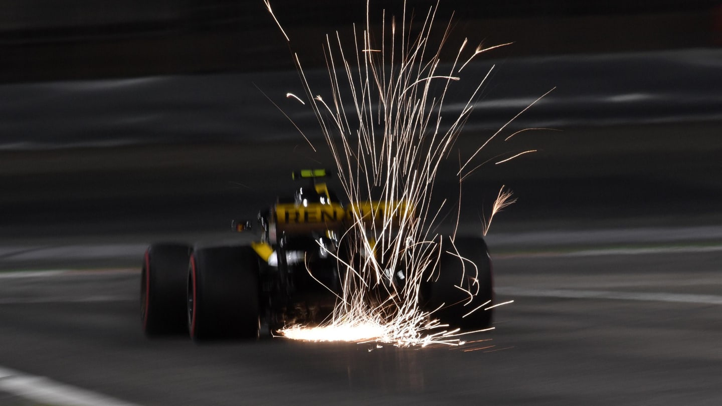 Carlos Sainz (ESP) Renault Sport F1 Team RS18 at Formula One World Championship, Rd2, Bahrain Grand Prix, Qualifying, Bahrain International Circuit, Sakhir, Bahrain, Saturday 7 April 2018. © Jerry Andre/Sutton Images