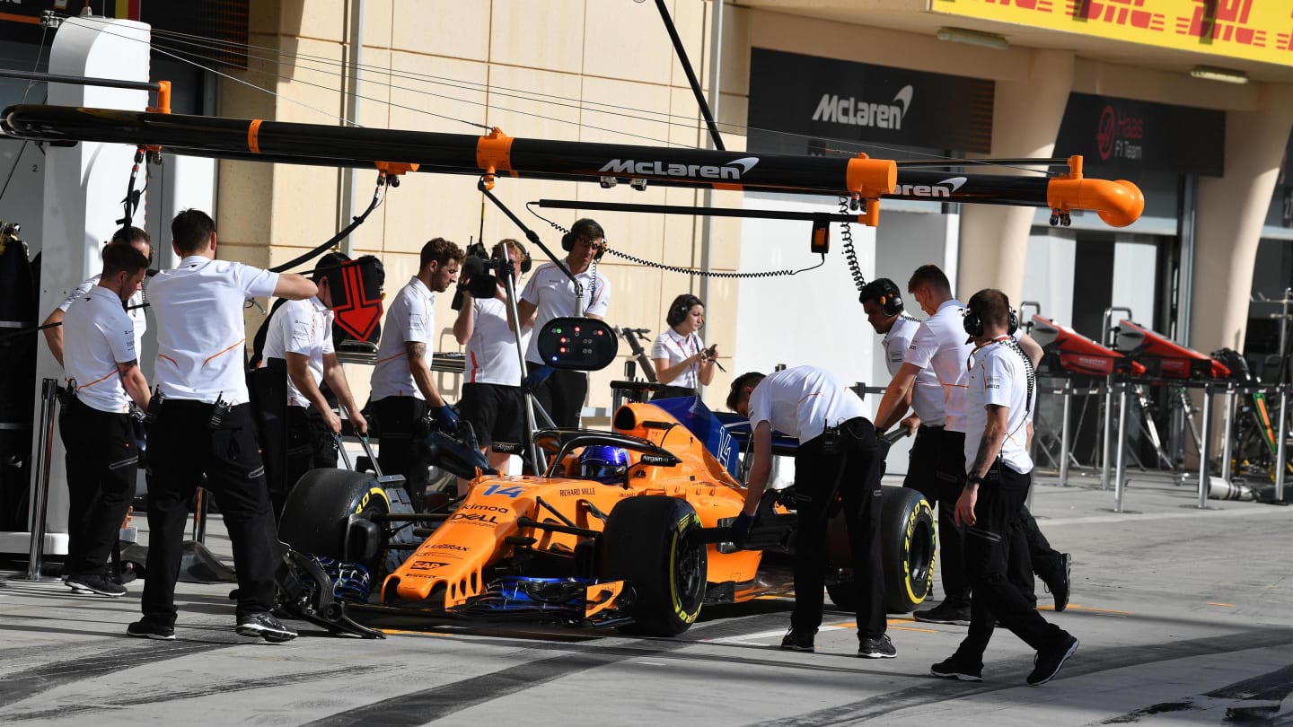 Fernando Alonso (ESP) McLaren MCL33 at Formula One World Championship, Rd2, Bahrain Grand Prix, Qualifying, Bahrain International Circuit, Sakhir, Bahrain, Saturday 7 April 2018. © Mark Sutton/Sutton Images