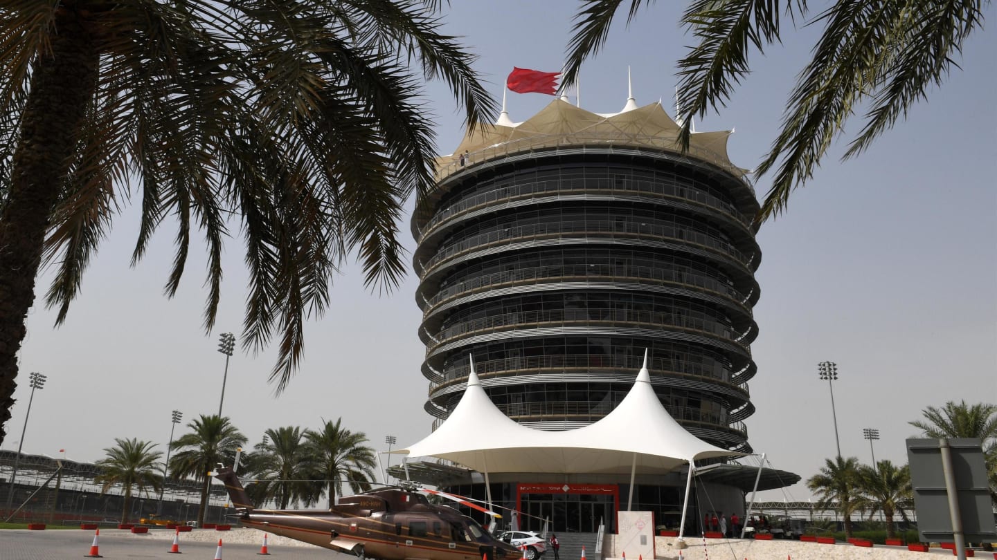 Sakhir Tower and helicopter at Formula One World Championship, Rd2, Bahrain Grand Prix, Race, Bahrain International Circuit, Sakhir, Bahrain, Sunday 8 April 2018. © Mark Sutton/Sutton Images