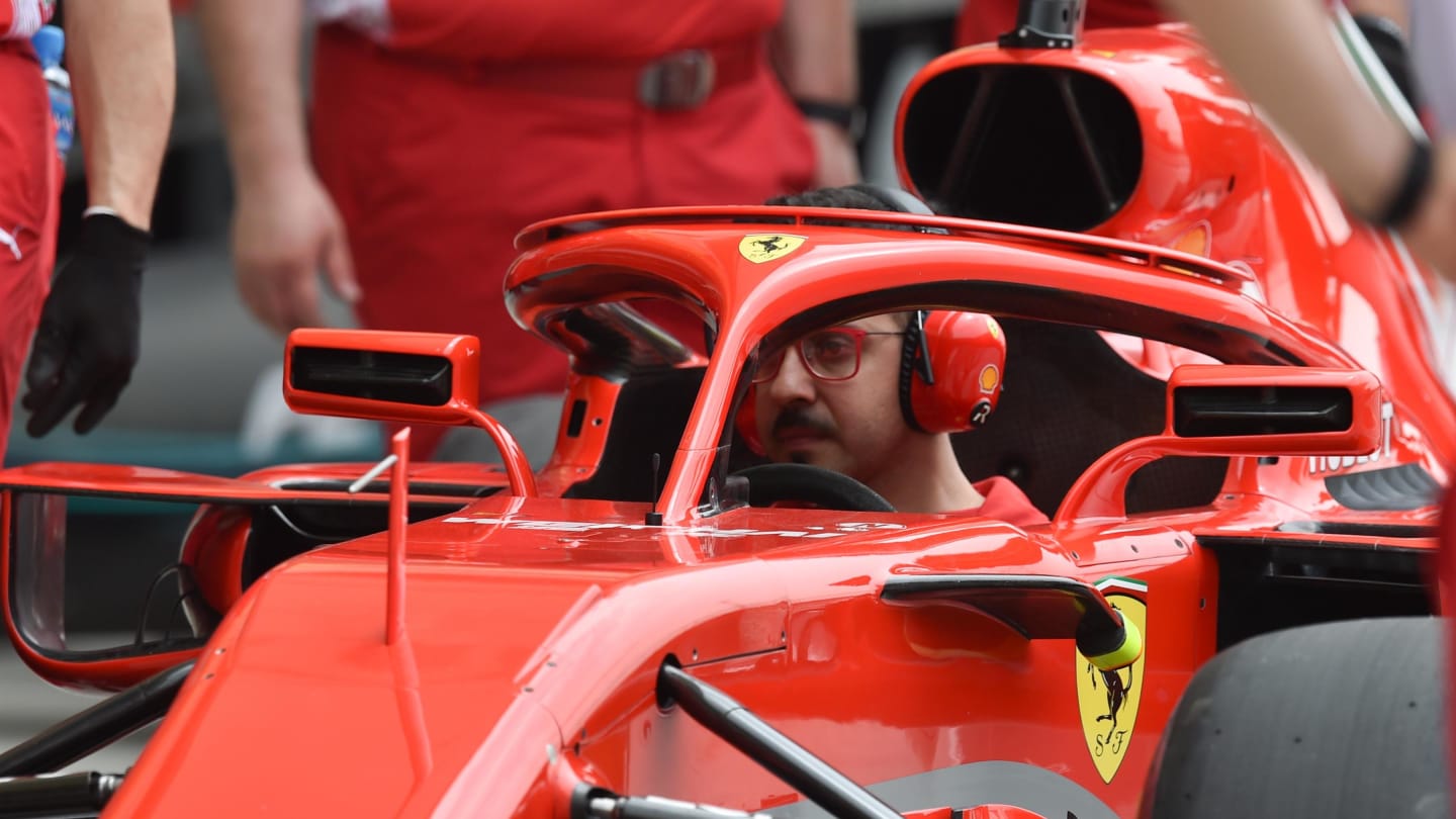Ferrari mechanic in Ferrari SF-71H at Formula One World Championship, Rd2, Bahrain Grand Prix, Preparations, Bahrain International Circuit, Sakhir, Bahrain, Thursday 5 April 2018. © Simon Galloway/Sutton Images