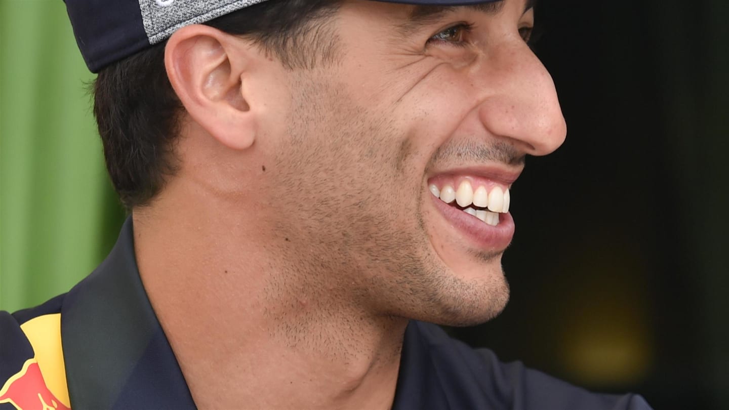 Daniel Ricciardo (AUS) Red Bull Racing at Formula One World Championship, Rd2, Bahrain Grand Prix, Preparations, Bahrain International Circuit, Sakhir, Bahrain, Thursday 5 April 2018. © Simon Galloway/Sutton Images