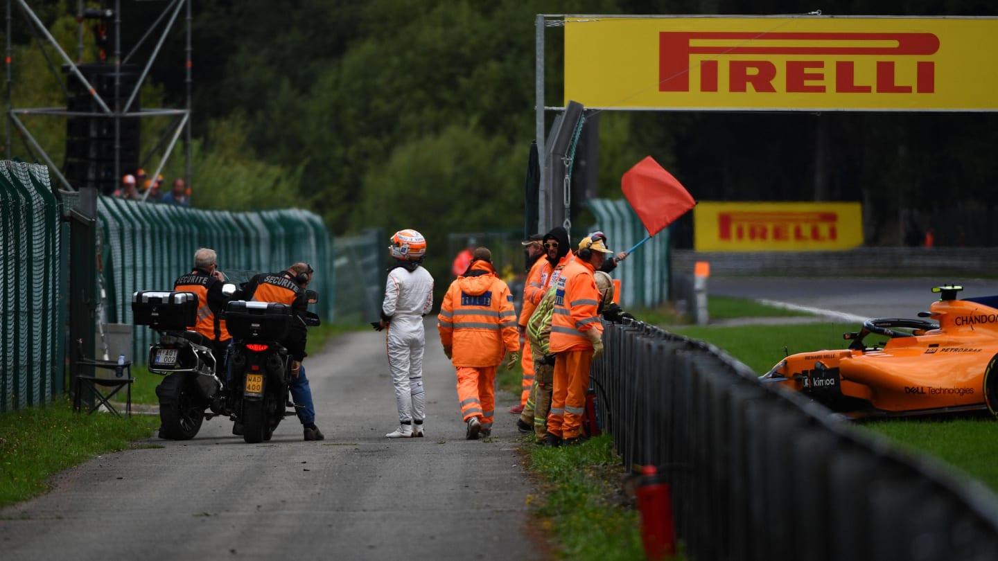 Red flag after Stoffel Vandoorne, McLaren MCL33 crashed in FP3 at Formula One World Championship, Rd13, Belgian Grand Prix, Qualifying, Spa Francorchamps, Belgium, Saturday 25 August 2018. © Mark Sutton/Sutton Images