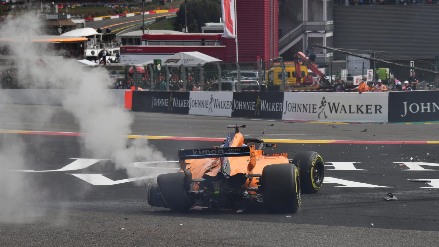 Fernando Alonso, McLaren MCL33 crashes at the start of the race at Formula One World Championship, Rd13, Belgian Grand Prix, Race, Spa Francorchamps, Belgium, Sunday 26 August 2018. © Mark Sutton/Sutton Images
