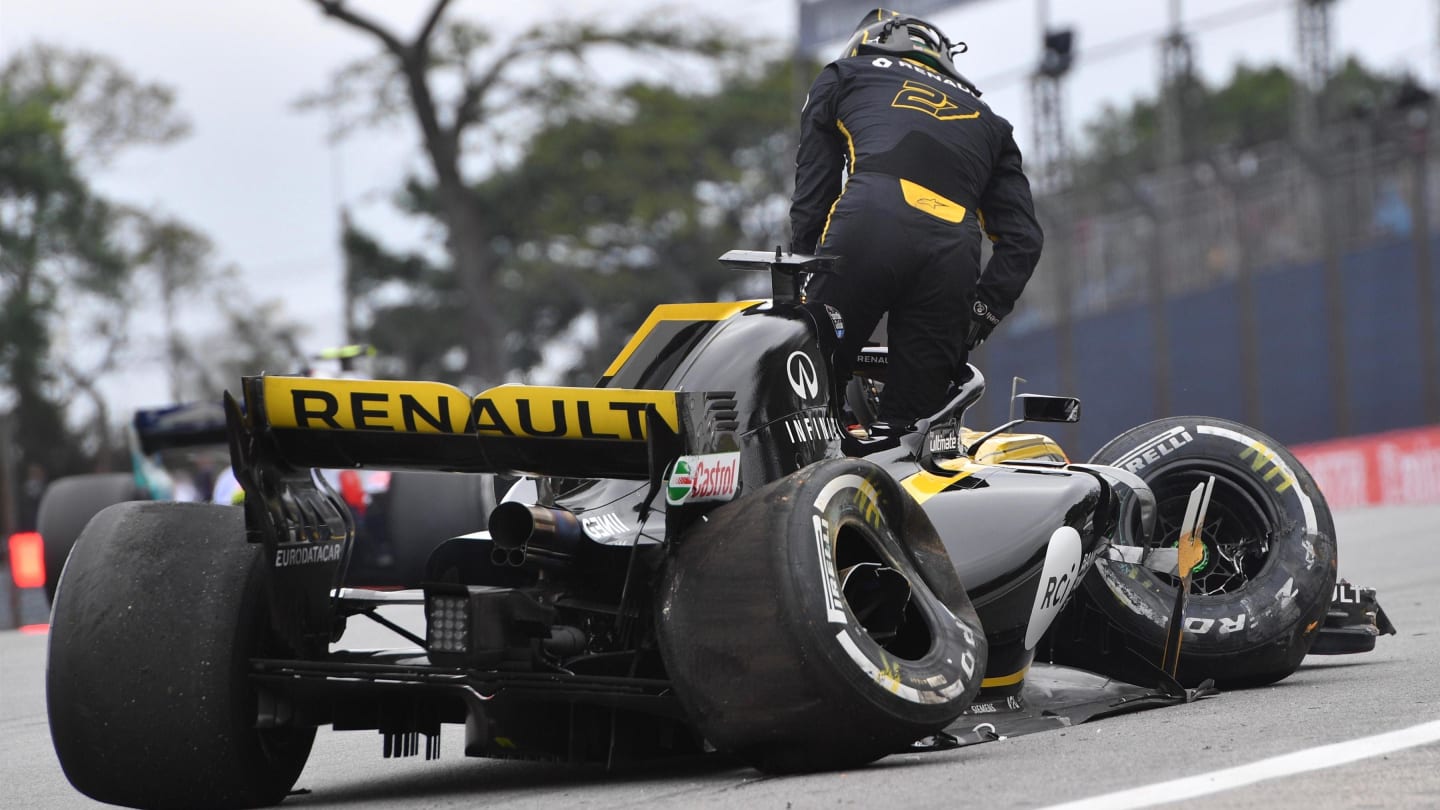 Nico Hulkenberg, Renault Sport F1 Team R.S. 18 crashed in FP2 at Formula One World Championship, Rd20, Brazilian Grand Prix, Practice, Interlagos, Sao Paulo, Brazil, Friday 9 November 2018.