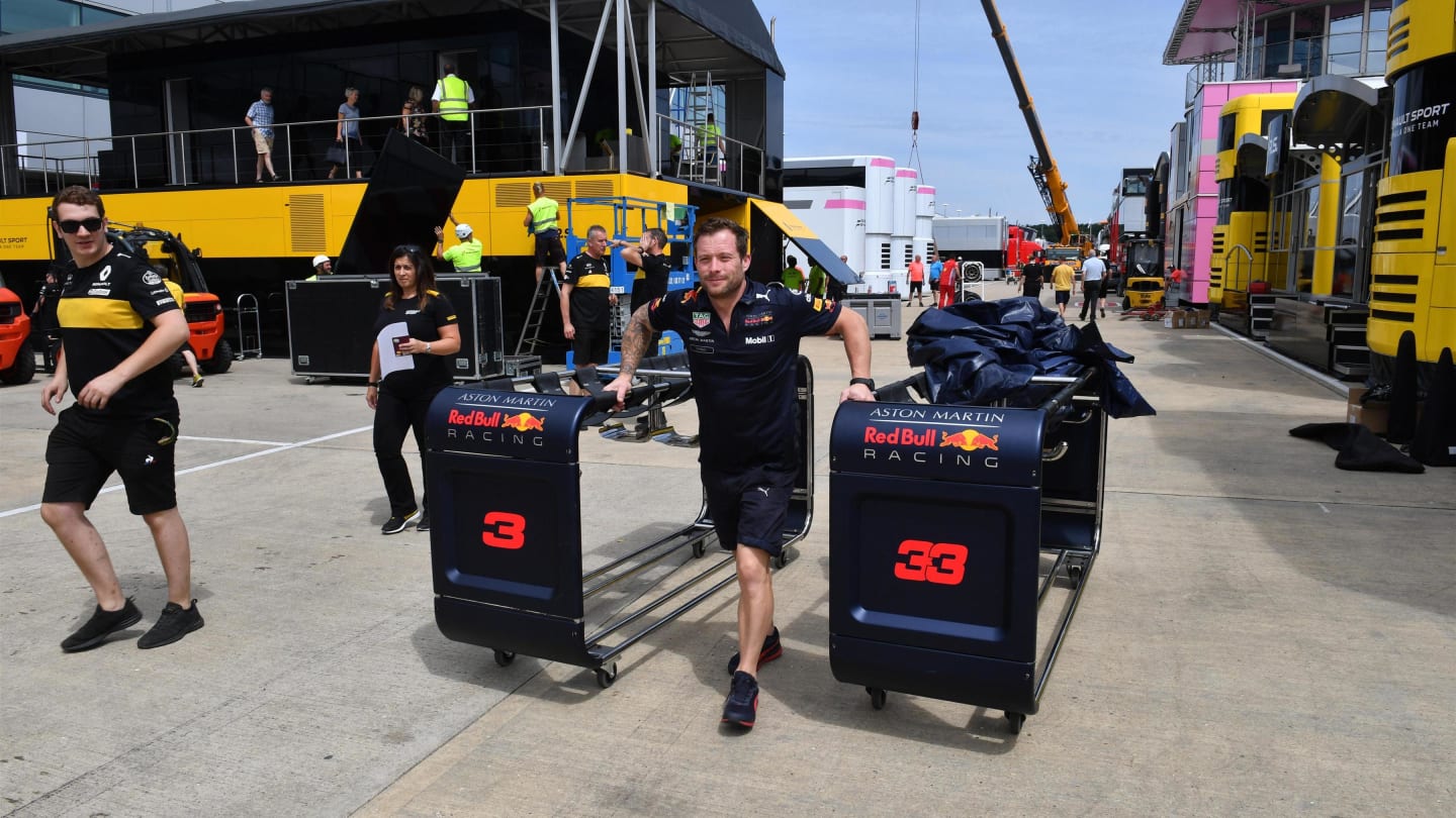 Red Bull Racing mechanic at Formula One World Championship, Rd10, British Grand Prix, Preparations, Silverstone, England, Wednesday 4 July 2018. © Mark Sutton/Sutton Images