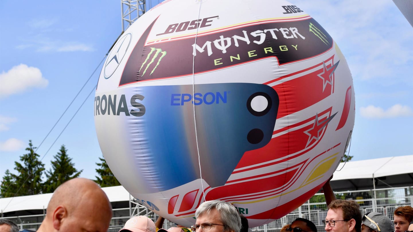 Lewis Hamilton (GBR) Mercedes-AMG F1 fans balloon helmet at Formula One World Championship, Rd7, Canadian Grand Prix, Preparations, Montreal, Canada, Thursday 7 June 2018. © Jerry Andre/Sutton Images