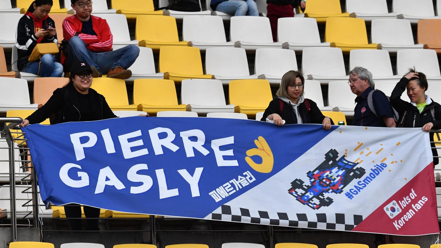 Pierre Gasly (FRA) Scuderia Toro Rosso fans and banner at Formula One World Championship, Rd3, Chinese Grand Prix, Practice, Shanghai, China, Friday 13 April 2018. © Mark Sutton/Sutton Images